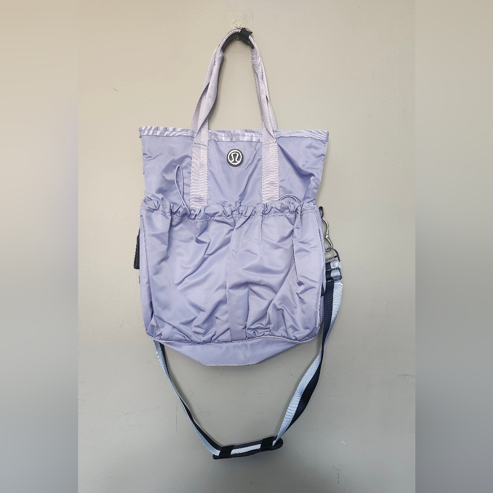 Lululemon Flow and Go Tote